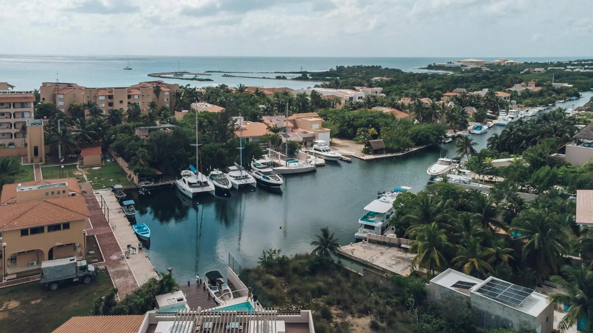 Brand New Studios And Apartments Puerto Aventuras