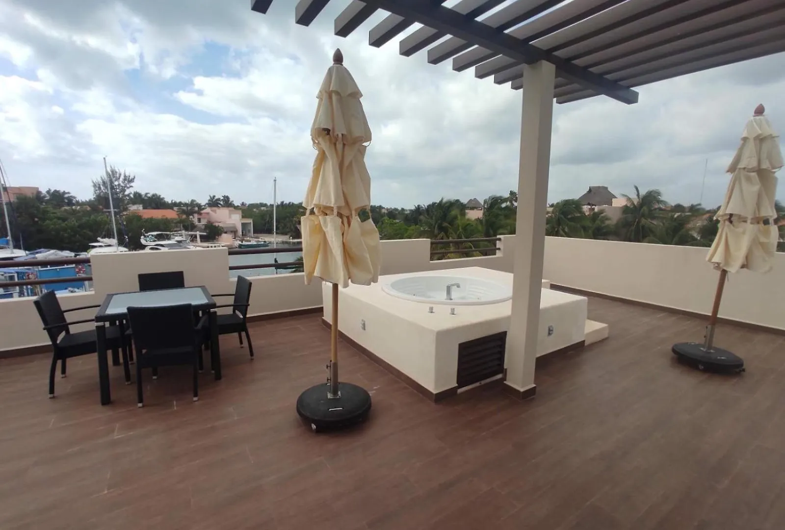 Brand New Studios And Apartments Пуэрто-Авентурас